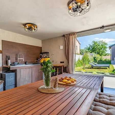 Amazing In With Kitchen Vikendica *