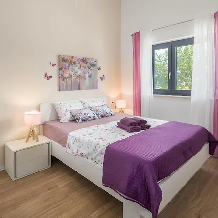 Amazing In With Kitchen