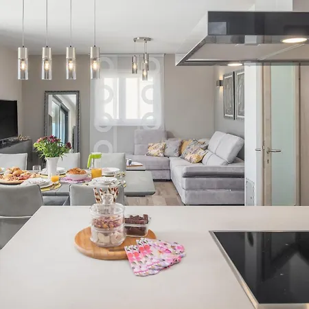 Holiday home Amazing In With Kitchen