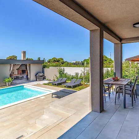 Amazing In With Kitchen